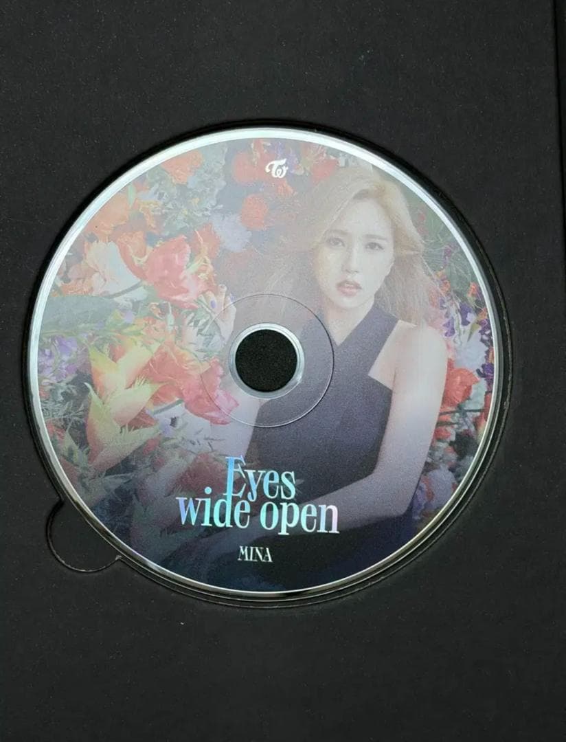 TWICEサインアルバム (Eyes Wide Open)