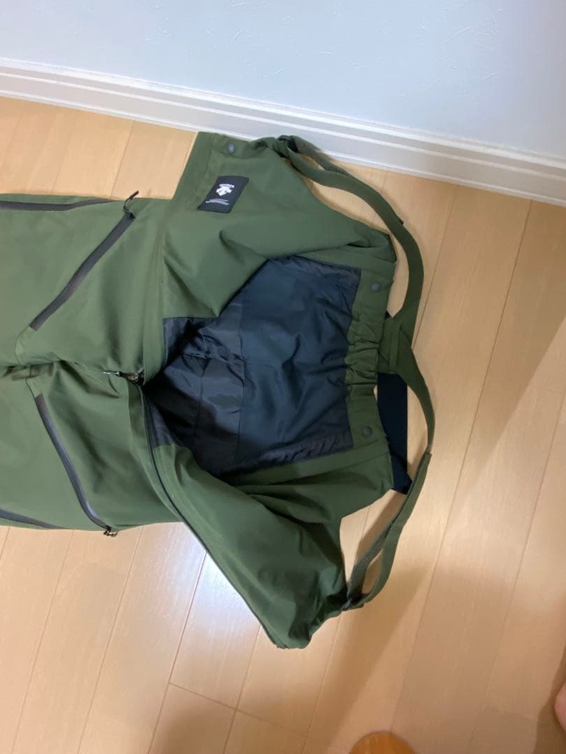 2024デサントスキーウェア　上下セット　アルペンスキー　基礎スキー