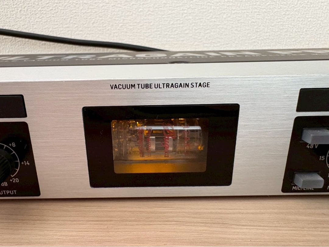 【美品】ベリンガー ULTRAGAIN PRO MIC2200 マイクプリアンプ