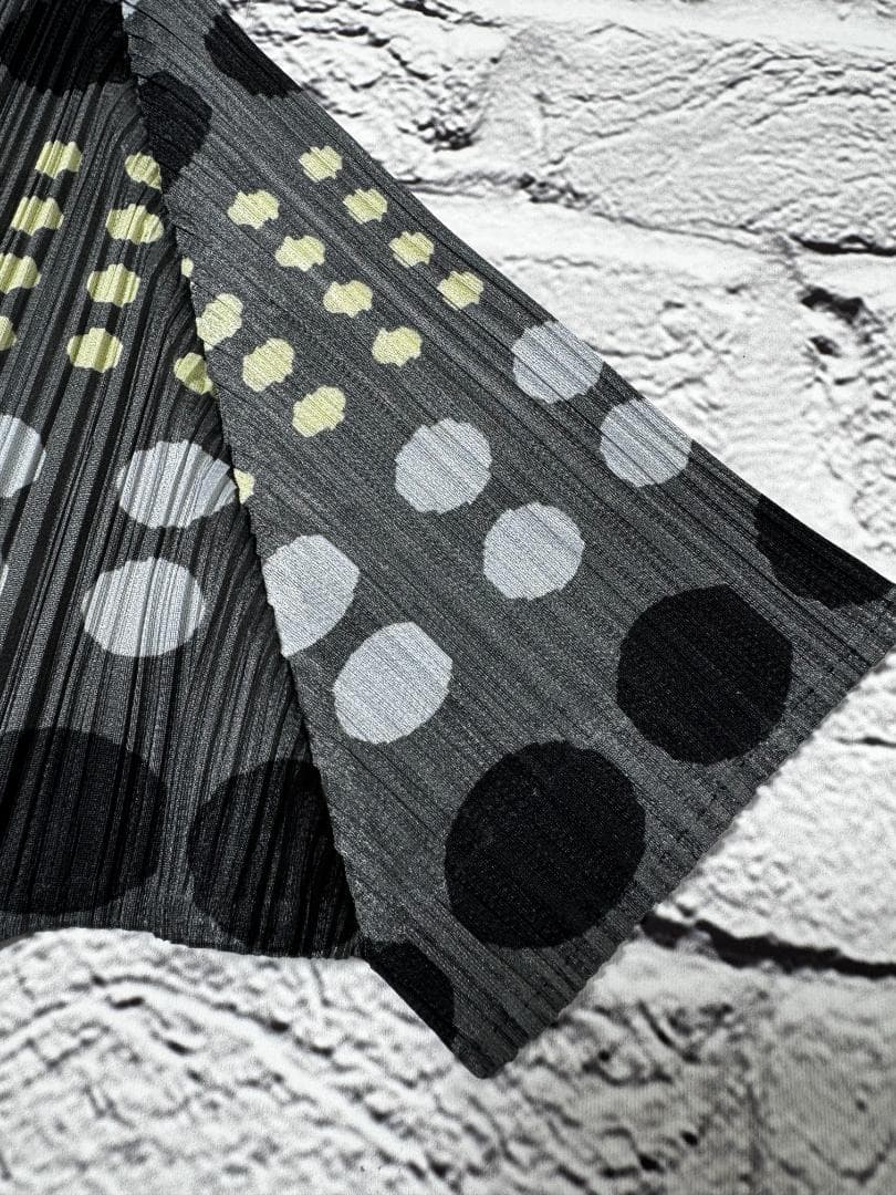 良品　プリーツプリーズ　カットソー　ｗ11625-0924-②　サイズ４