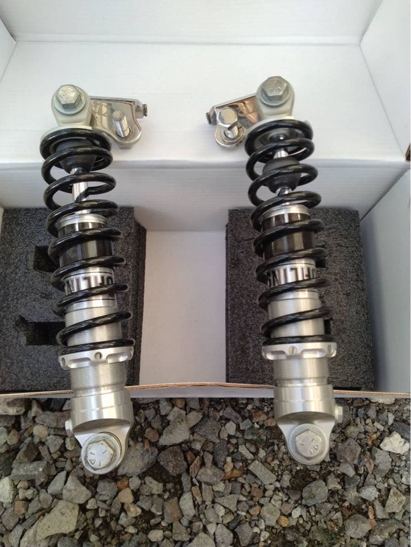 ハーレーオーリンズリヤサスショック、車高調。