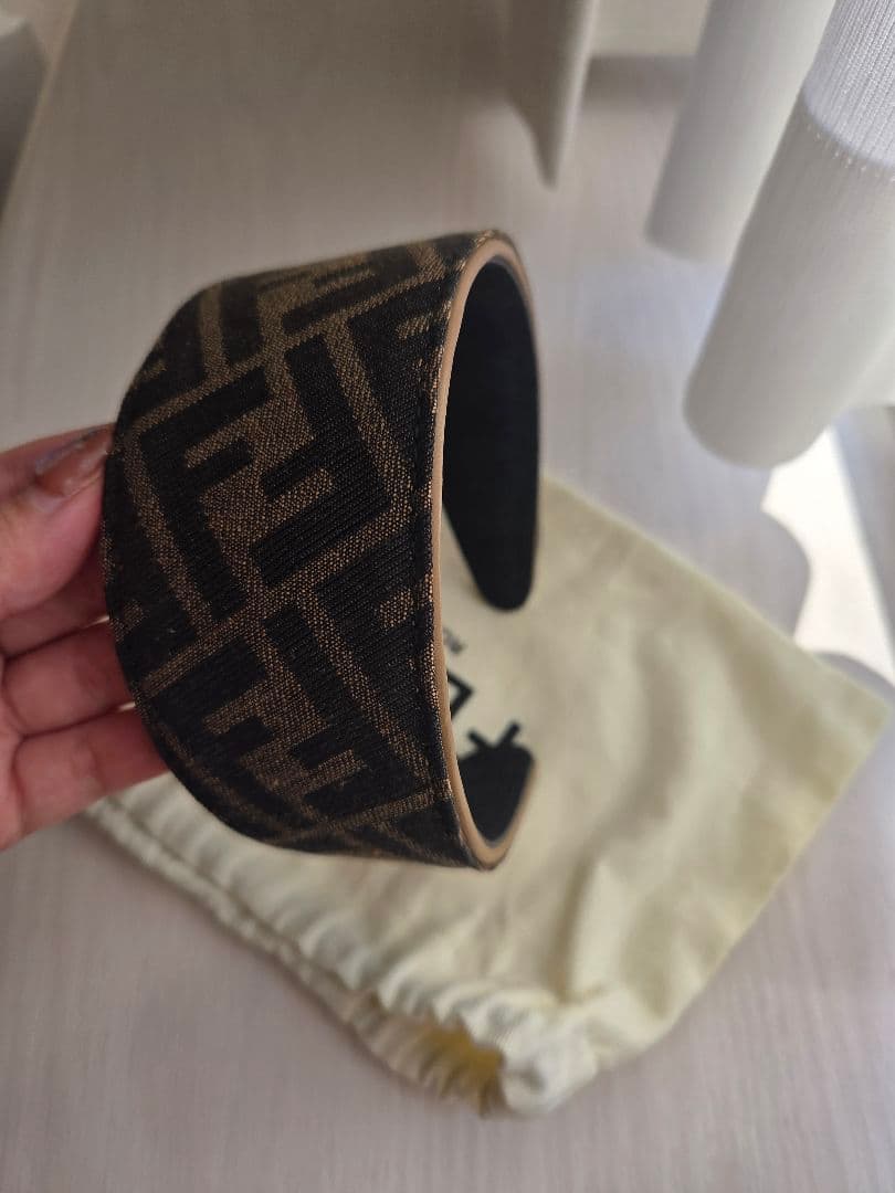 FENDI 太カチューシャ ヘアバンド