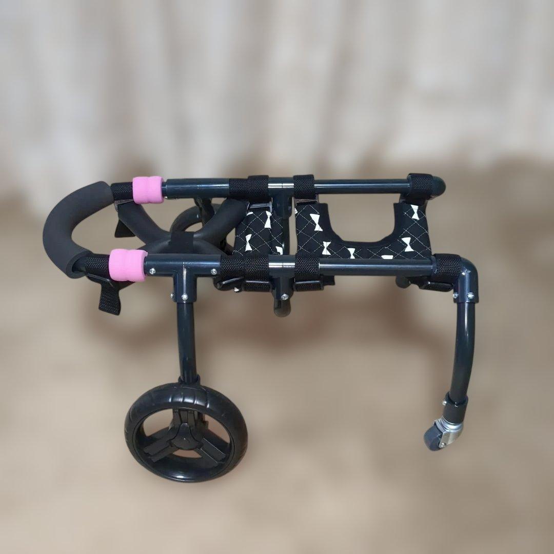 ワンちゃん4輪　リハビリ　食事補助　犬用車椅子　シニア犬補助　犬の歩行器