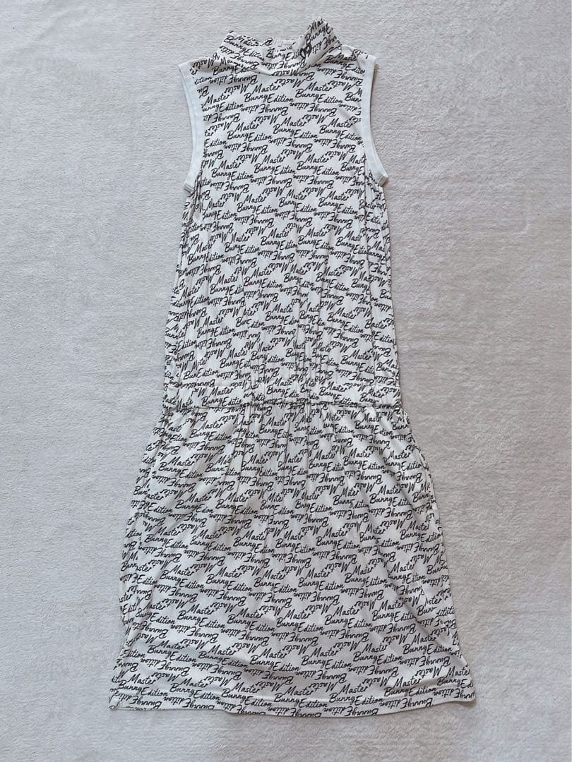 極美品　マスターバニー　 モックネック　ノースリーブワンピース　総柄　ホワイト