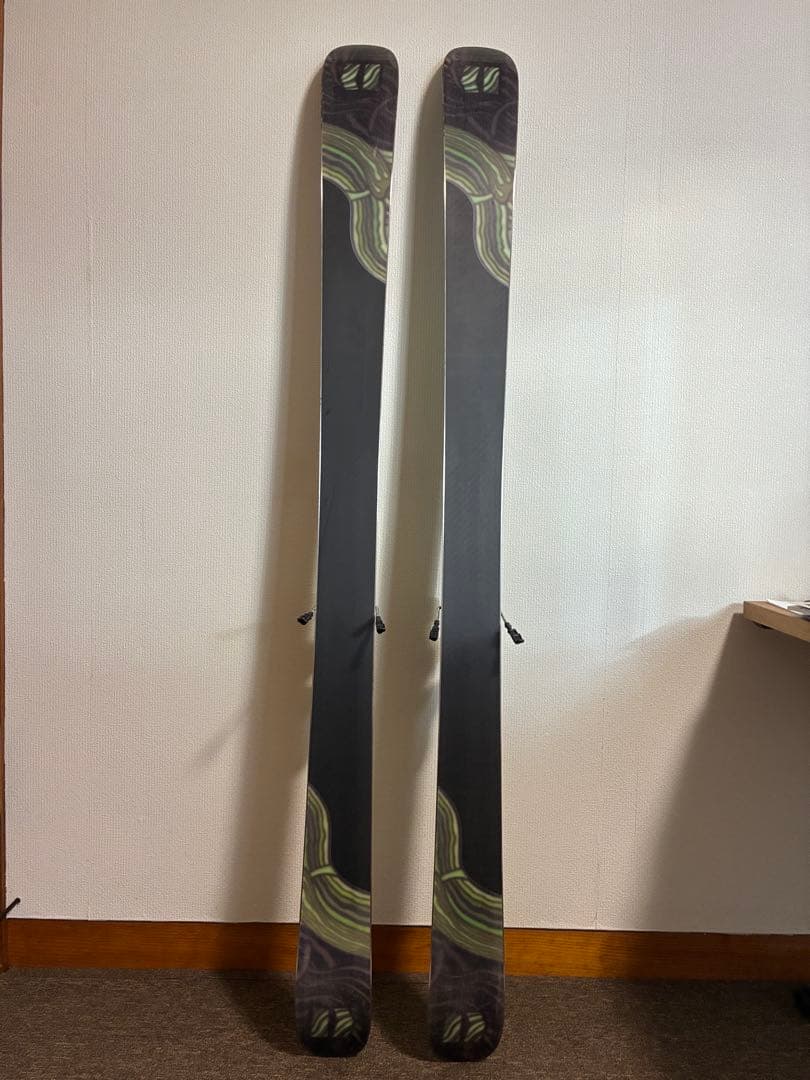 ARMADA EDOLLO 172cm スキー板 黒/緑