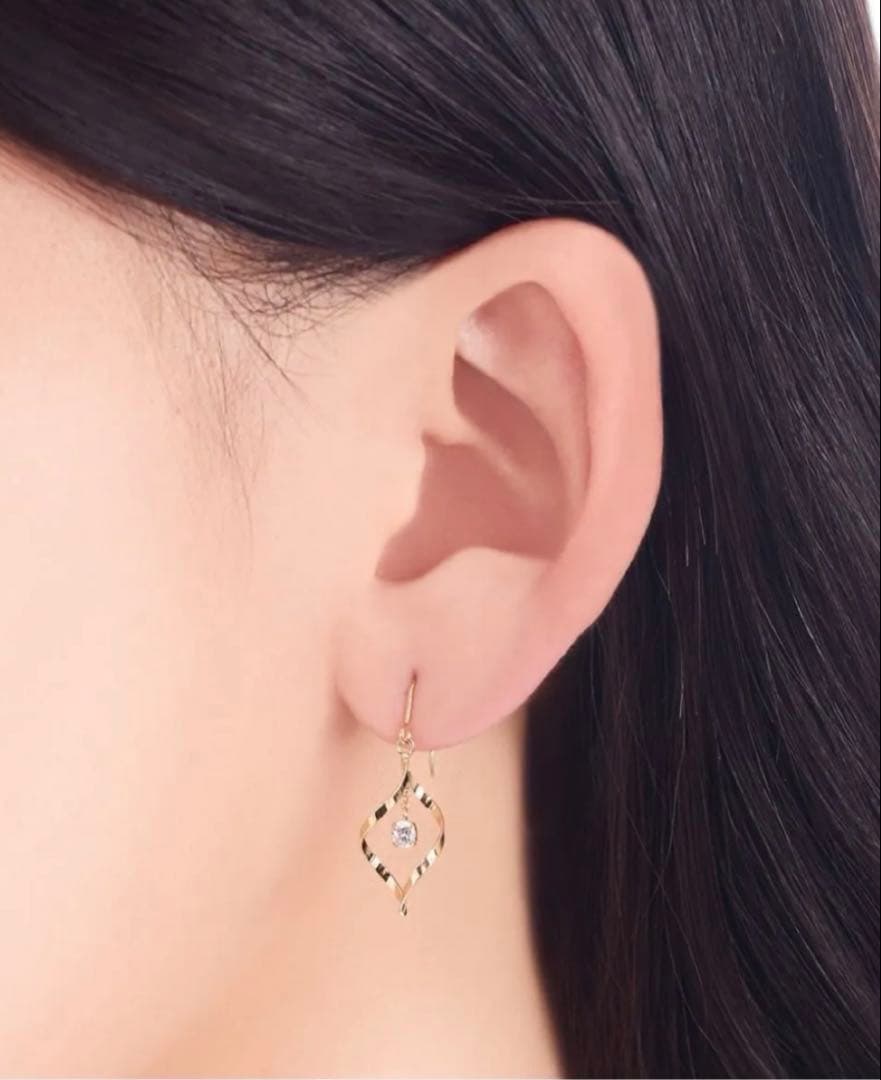 ジュエリーツツミ K10イエローゴールド キュービックピアス