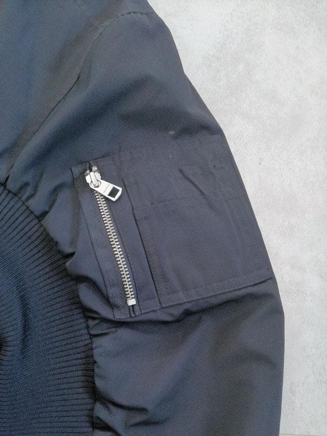 美品 カルバンクライン ビッグロゴ クレイジーリブ MA-1 ボンバージャケット