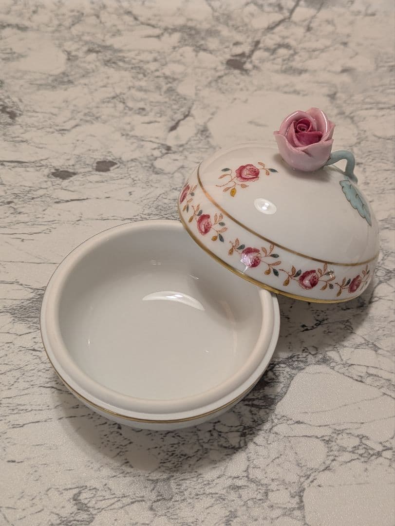 【美品】HEREND 　ヘレンド　ローズガーランド　マルボンボン　小物入れ