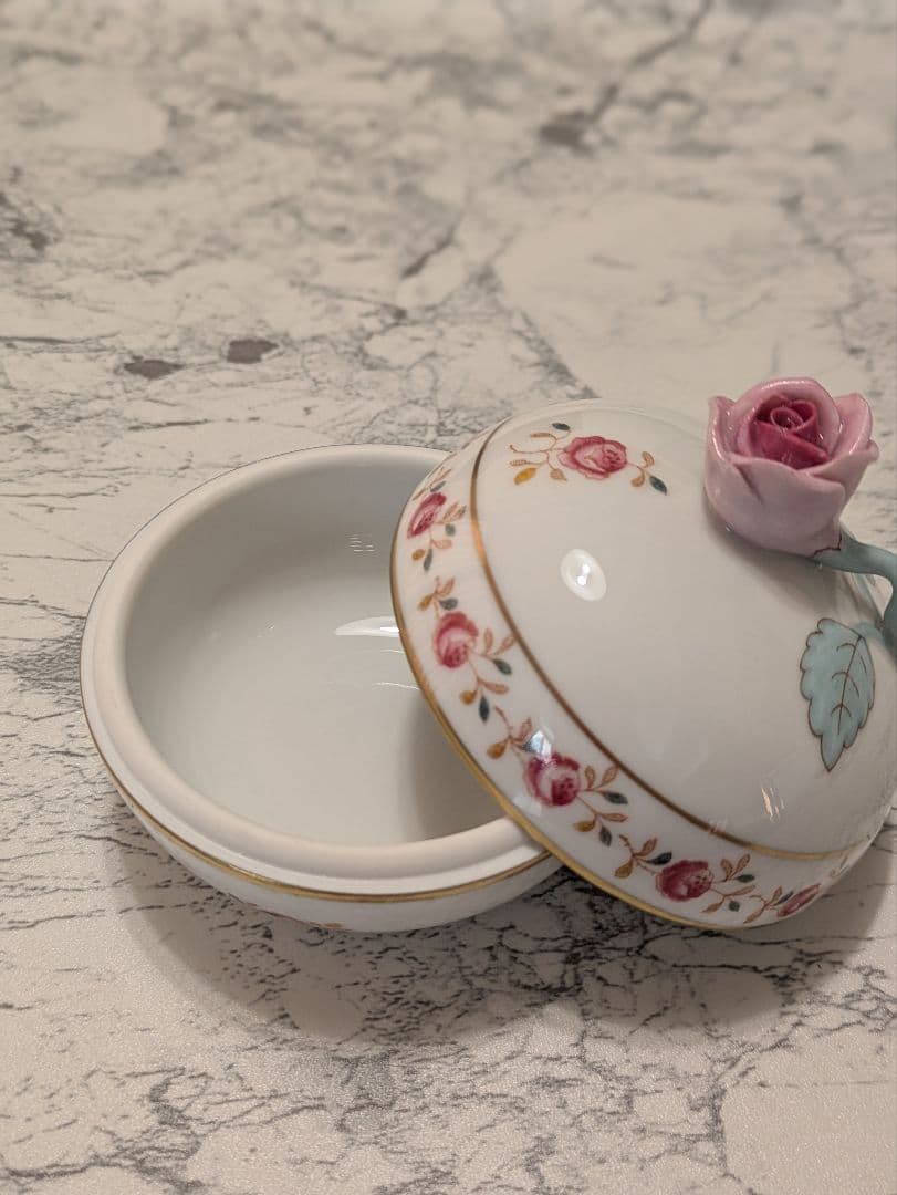 【美品】HEREND 　ヘレンド　ローズガーランド　マルボンボン　小物入れ