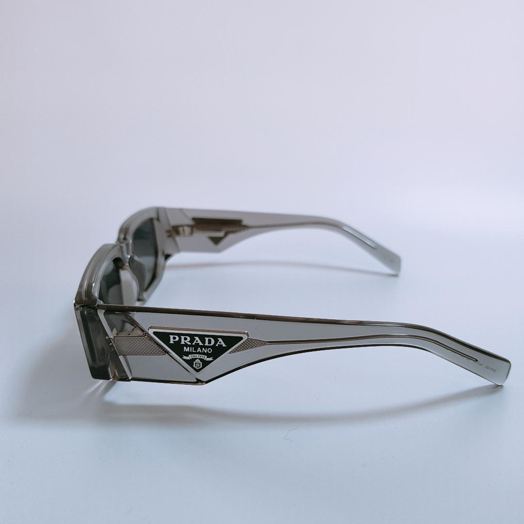 【新品未使用】PRADA トライアングルロゴ入り サングラス PR09ZS