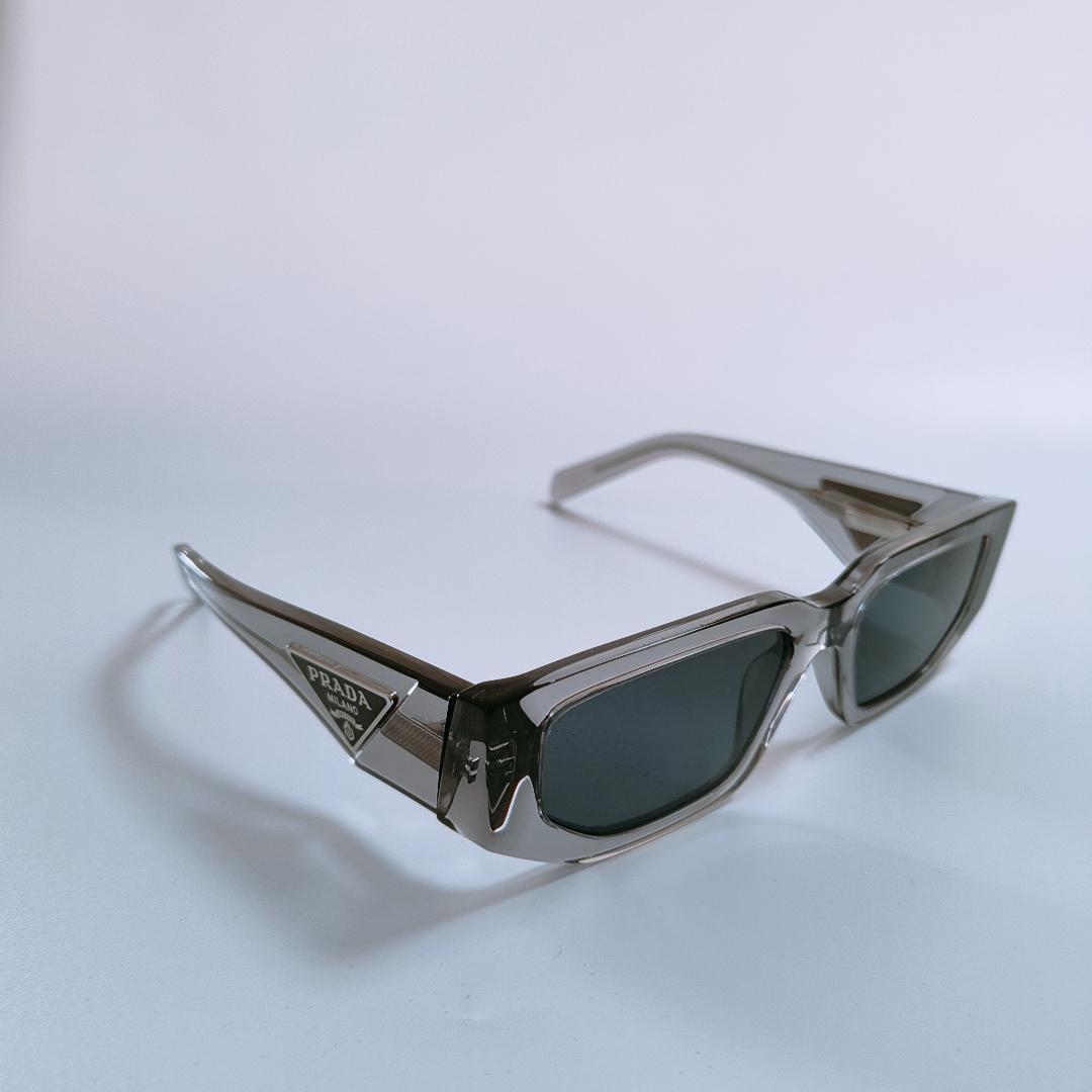 【新品未使用】PRADA トライアングルロゴ入り サングラス PR09ZS