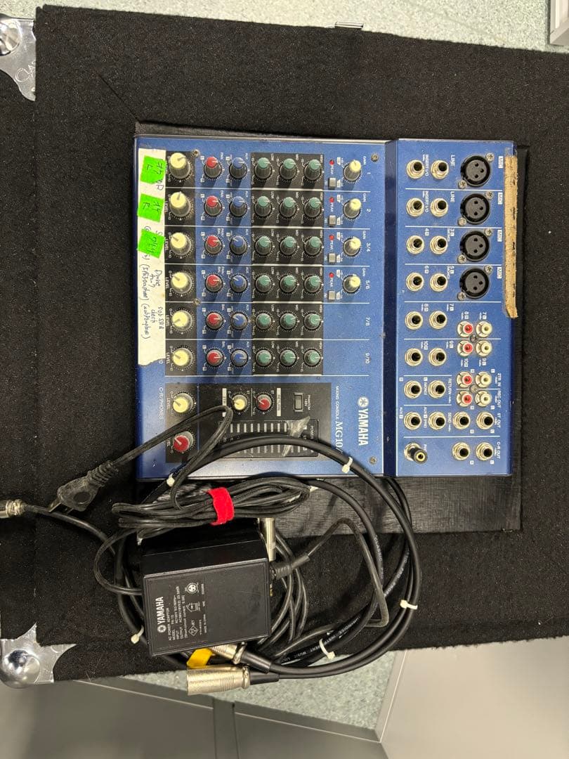 YAMAHA P1000S パワーアンプ+classic pro 10Uラック