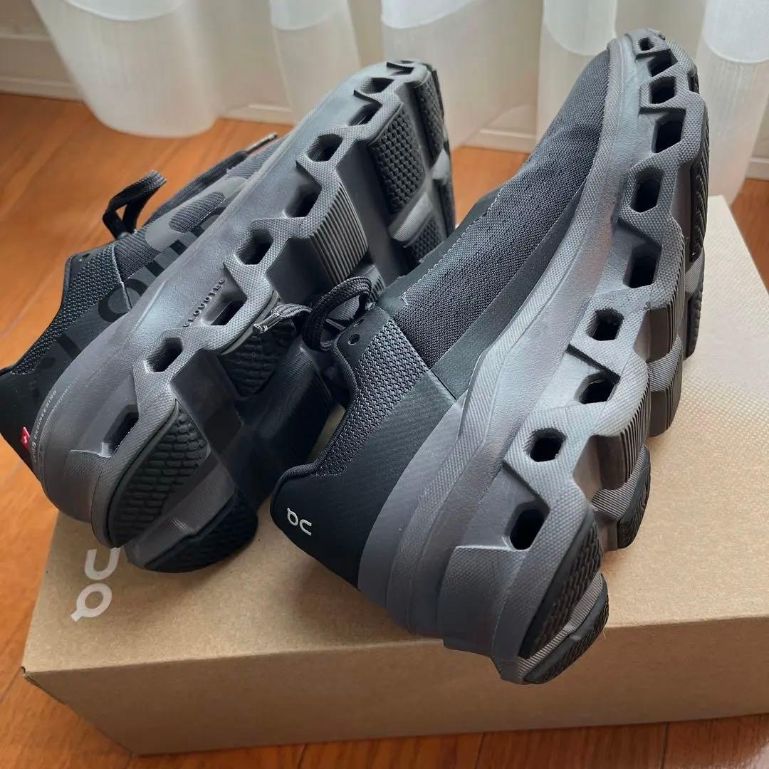 On クラウドモンスター ブラック ランニングシューズ23.5レディース