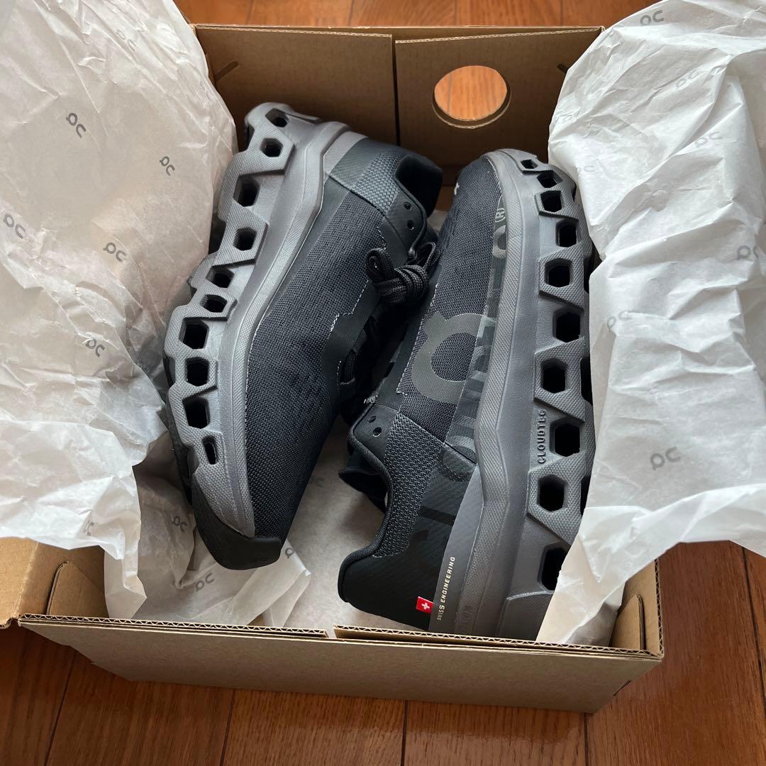 On クラウドモンスター ブラック ランニングシューズ23.5レディース