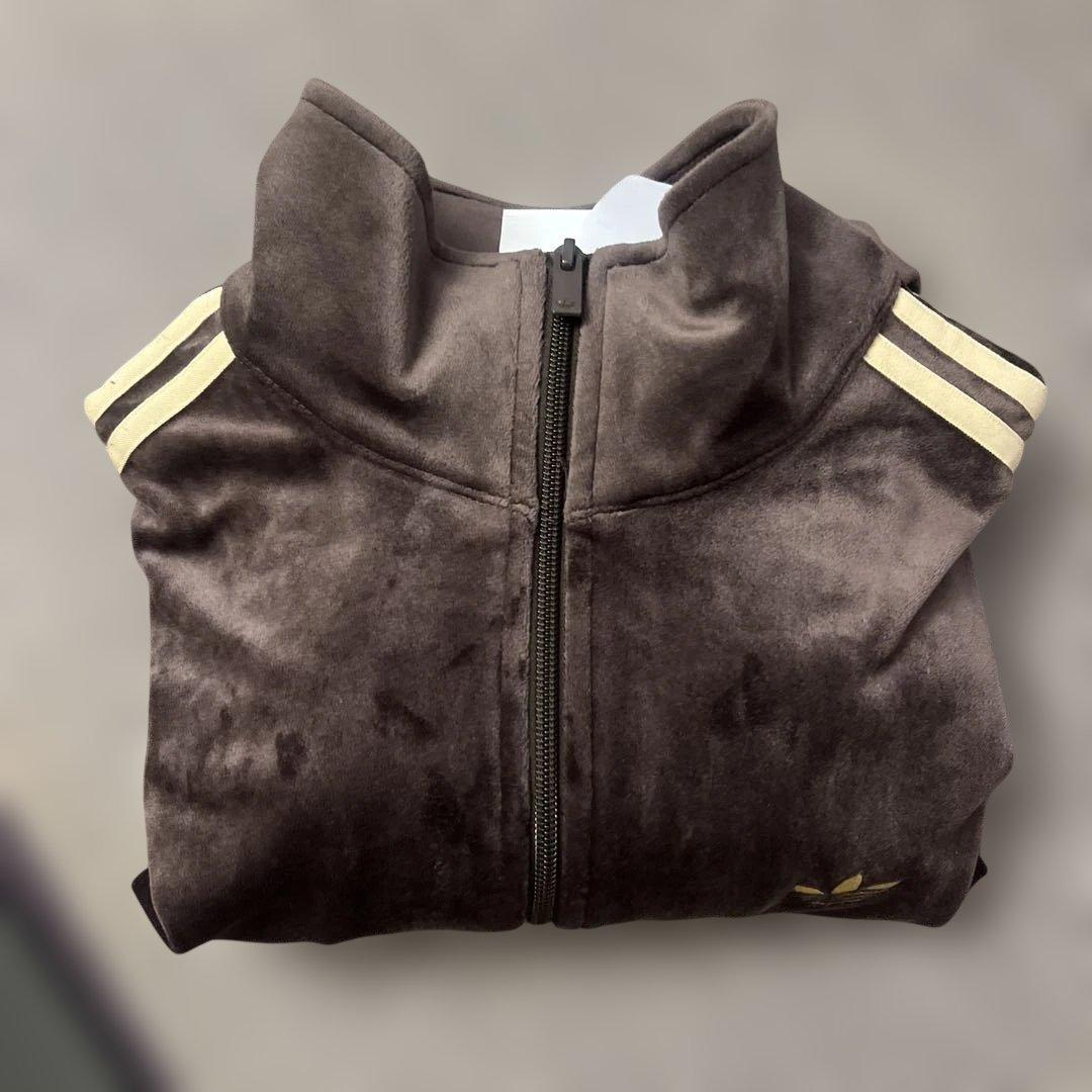 adidas ファイヤーバード トラックトップ ベロア ダークブラウン