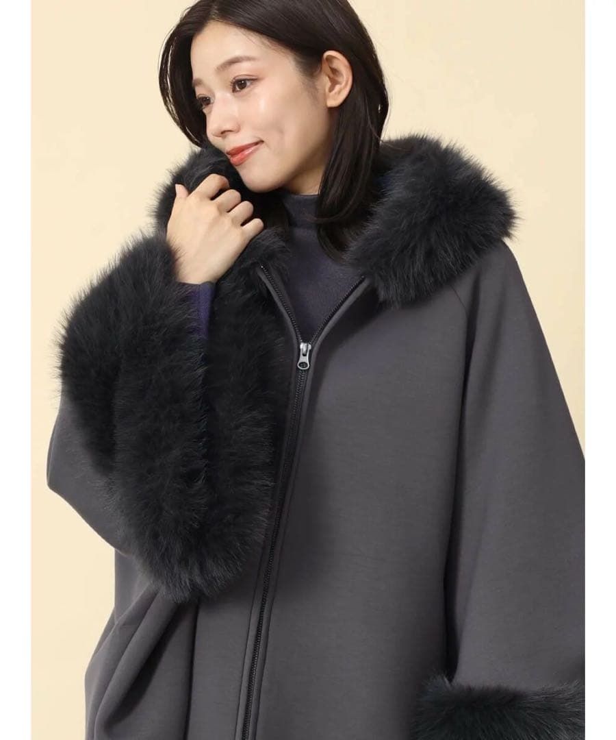 ヤマダヤ　フェンネル　ファー付き フードポンチョ　チャコールグレー【新品未使用】