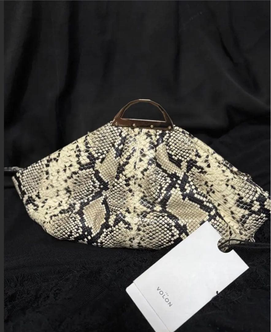 【最終】新品未使用】THE VOLON パイソン柄クラッチバッグ