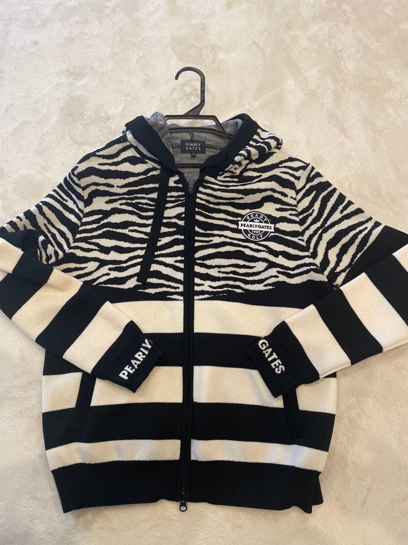 パーリーゲイツ　ゼブラ柄パーカー　サイズ2 未使用に近い美品　交渉可能