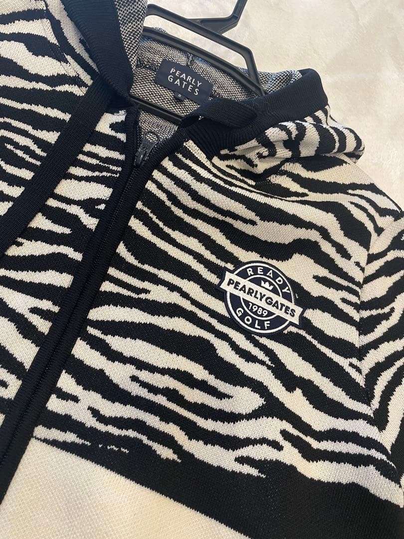 パーリーゲイツ　ゼブラ柄パーカー　サイズ2 未使用に近い美品　交渉可能