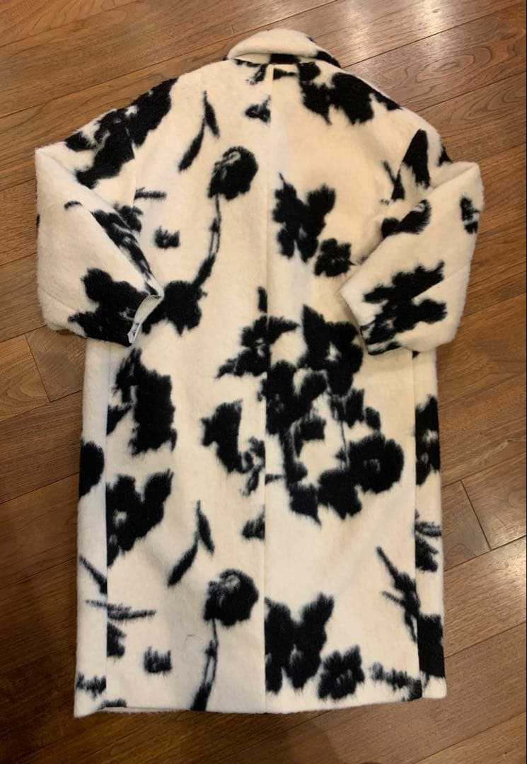 AMERI◆UND SHADOW FLOWER WOOL COAT