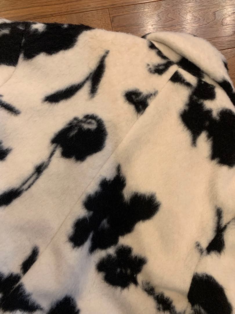 AMERI◆UND SHADOW FLOWER WOOL COAT