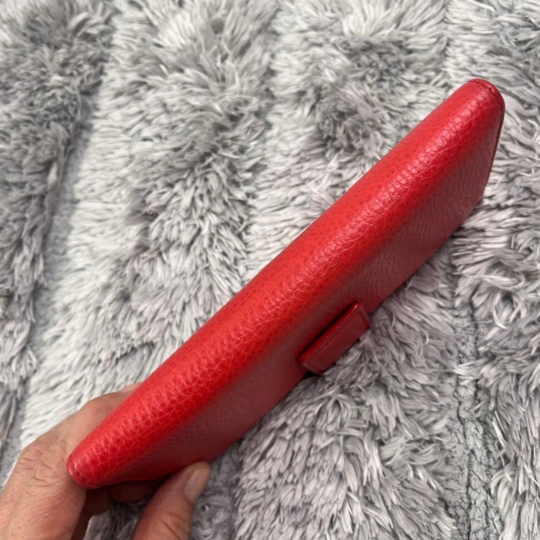 美品✨GUCCI ロゴプレート　シボレザー　長財布　　レッド　シルバー Wホック