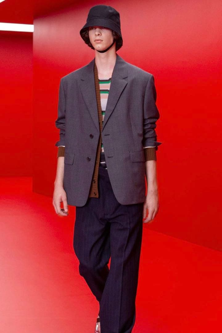 プラダ PRADA トライアングルロゴパッチ スーツセットアップ 22ss