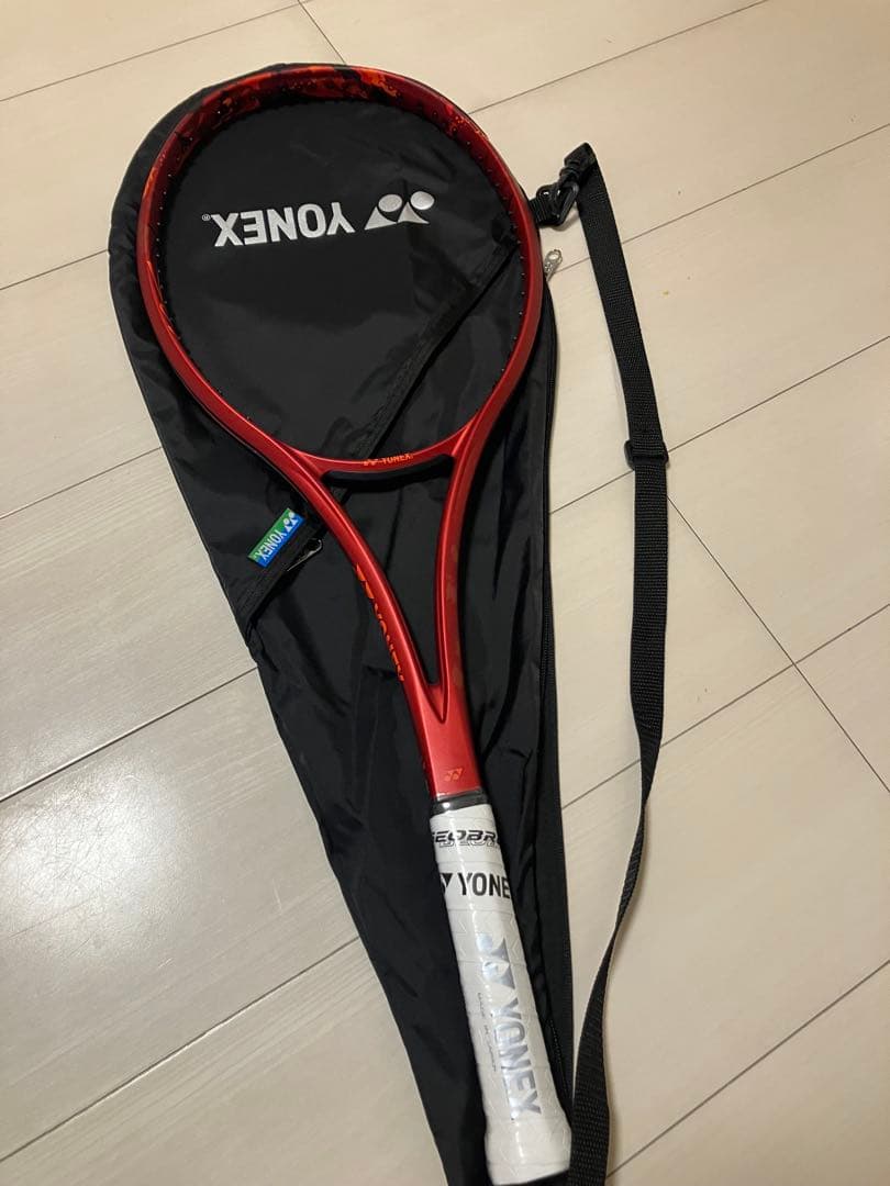 YONEX ジオブレイク70vsタンゴレッド　UXL0