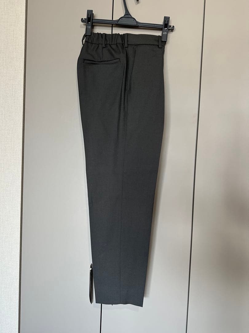 【新品未使用】MARKAWAREグレー スラックス