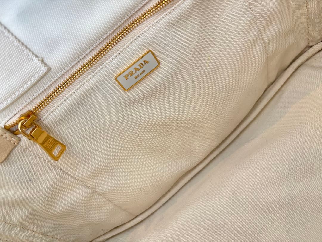 【最終値下げ】PRADA ホワイト ガナパ