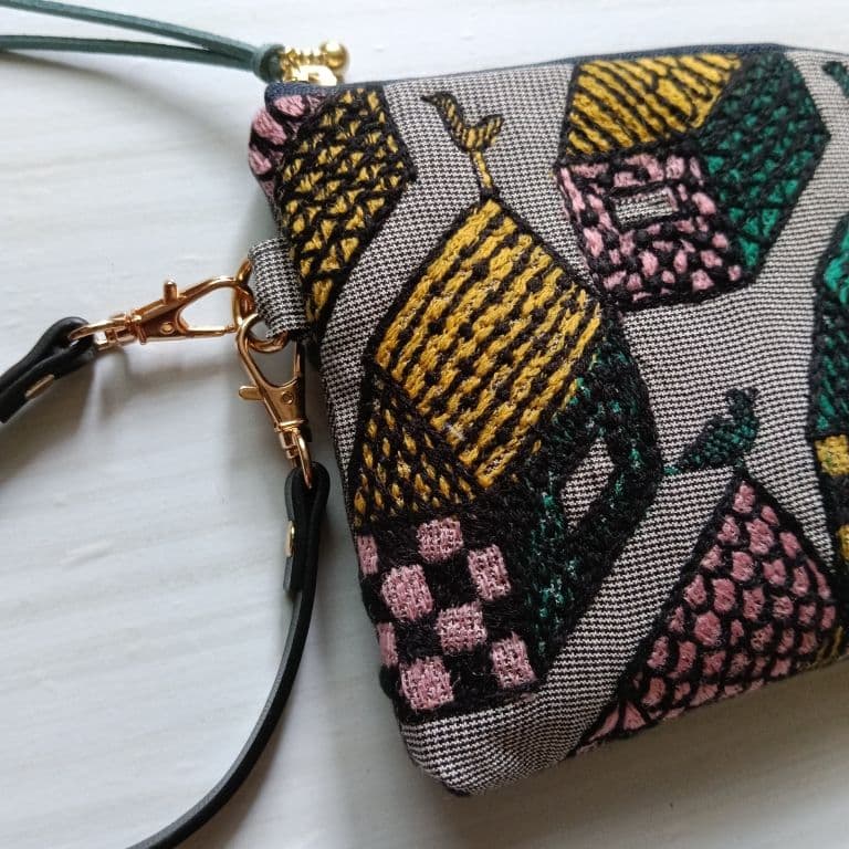 ✩ハッピー＊✩ミナペルホネン　ころんとミニポーチ　シンフォニー　ヴィレッジ