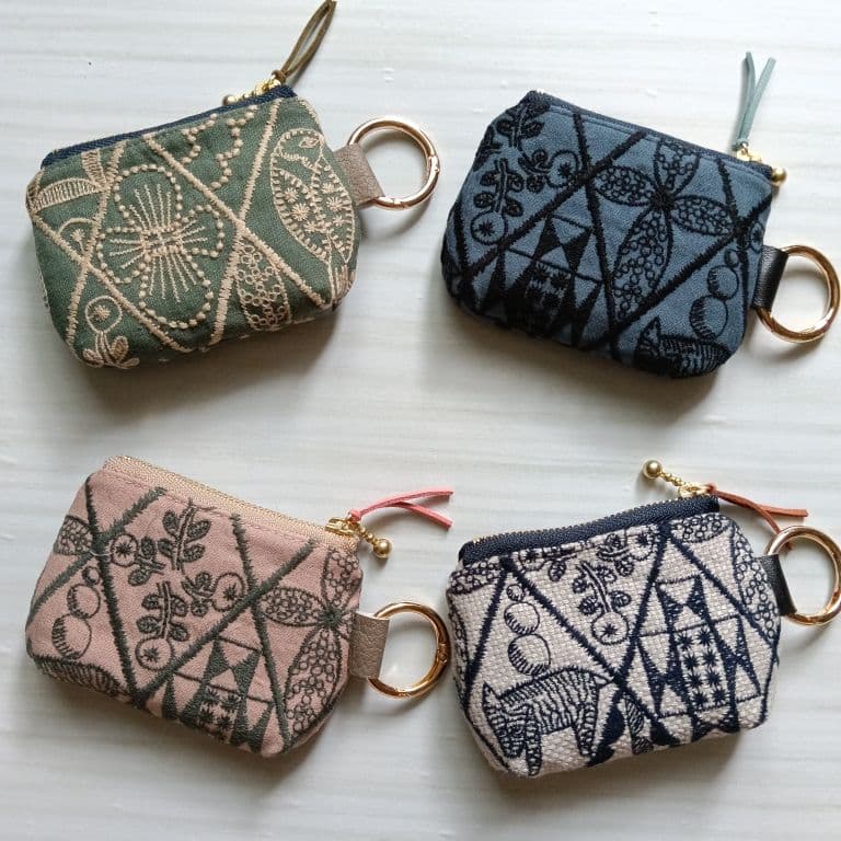 ✩ハッピー＊✩ミナペルホネン　ころんとミニポーチ　シンフォニー　ヴィレッジ