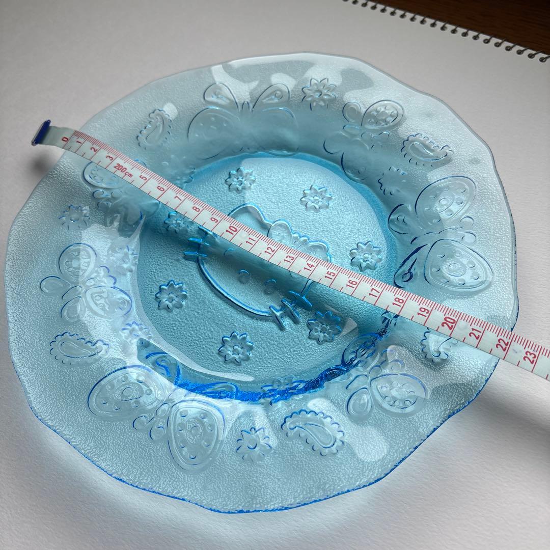 レア　ハローキティ ブルーガラス　皿 透明　水色 サンリオ　蝶々１枚