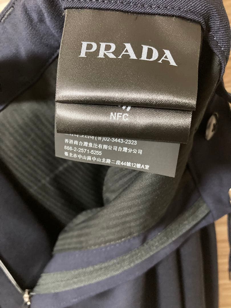 【新品未使用】PRADA（プラダ）22SSウールワイドスラックス・トライアングル