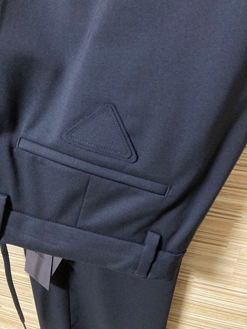 【新品未使用】PRADA（プラダ）22SSウールワイドスラックス・トライアングル