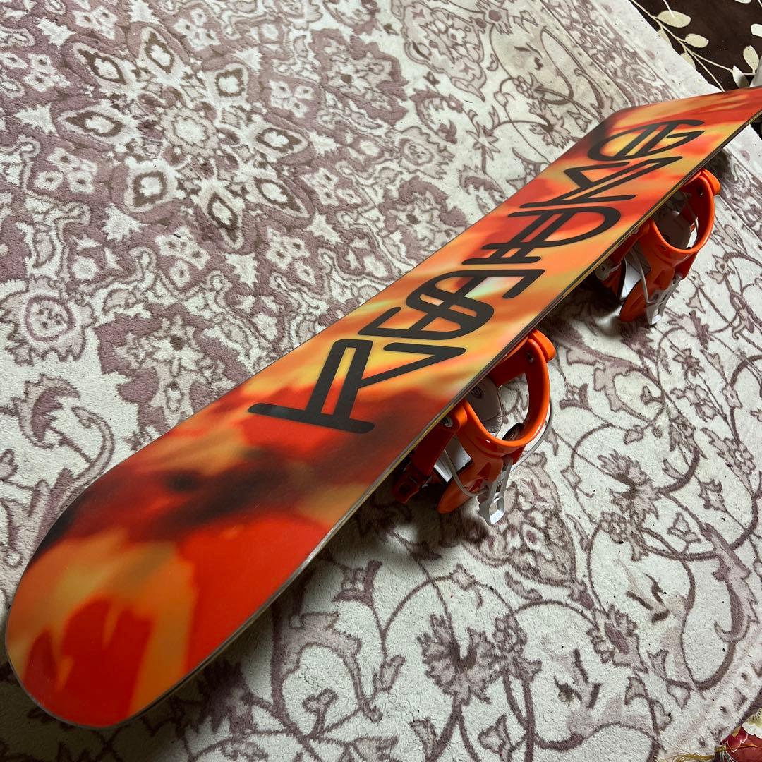 美品 SALOMON 138cm バイン付 スノーボードセット 子供 レディース