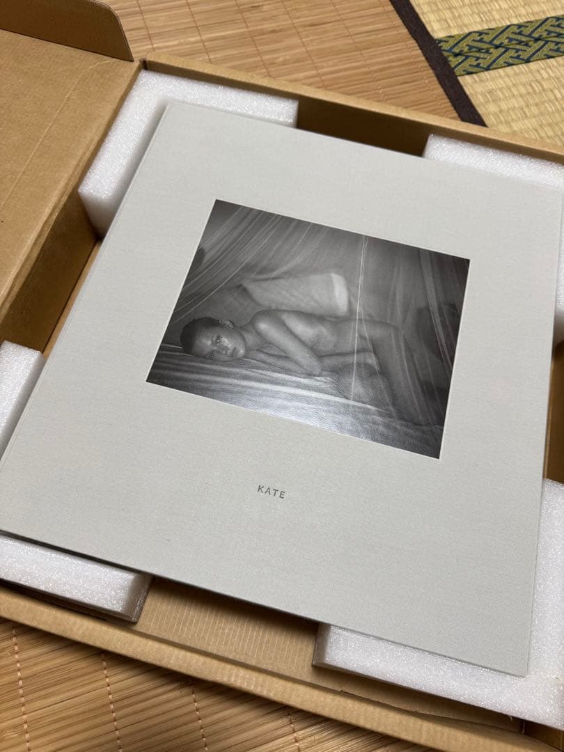 Mario sorrenti 写真集　KATE