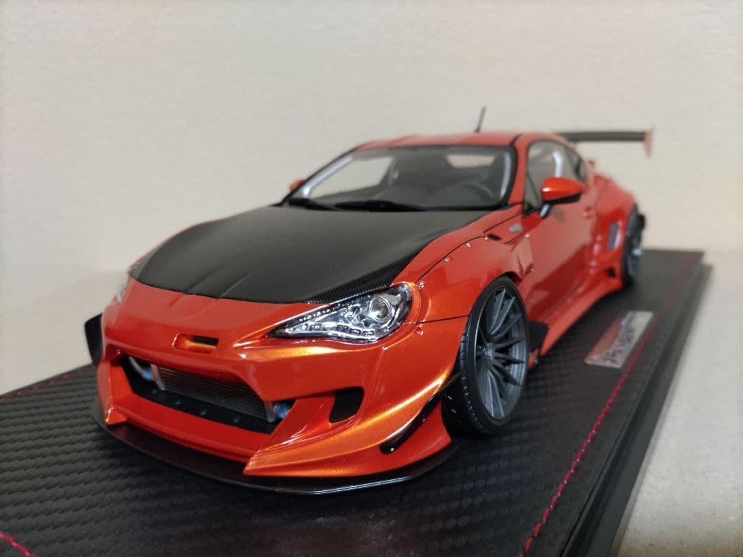 イグニッションモデル　1/18 パンデム86