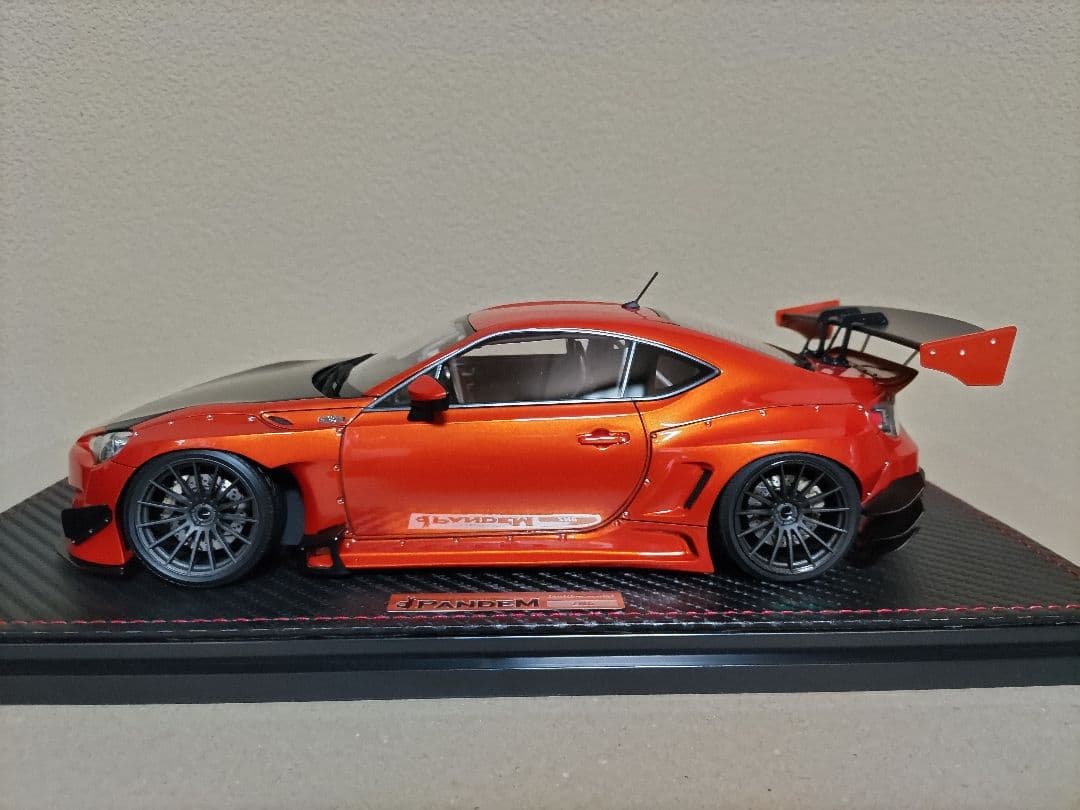 イグニッションモデル　1/18 パンデム86