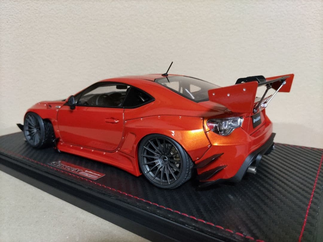 イグニッションモデル　1/18 パンデム86