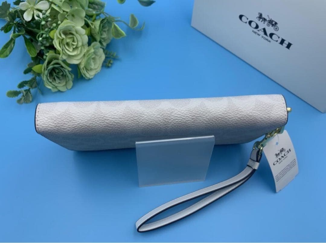 新品　正規品☆COACH コーチ　 長財布　ホワイト　シグネチャー 長財布