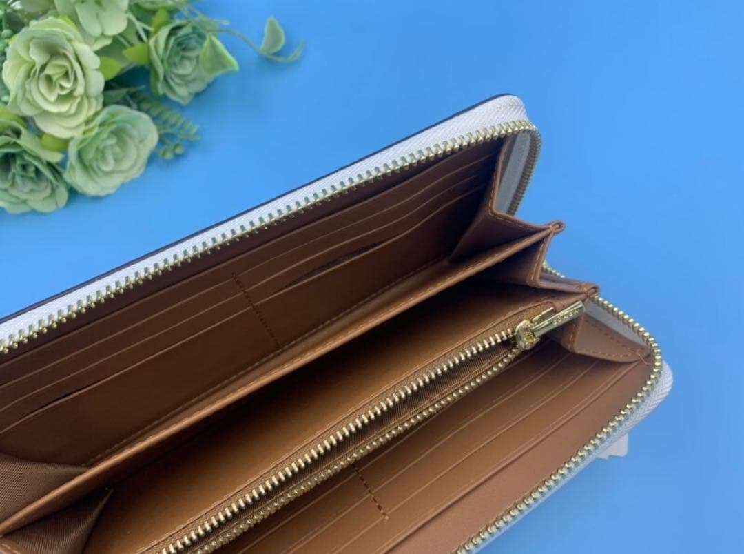 新品　正規品☆COACH コーチ　 長財布　ホワイト　シグネチャー 長財布