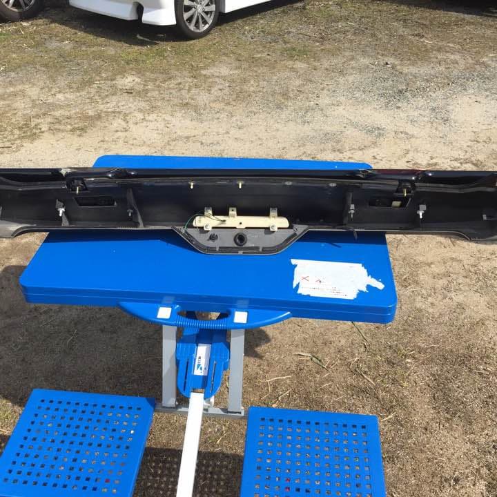 E51エルグランド ライダー リアウイング