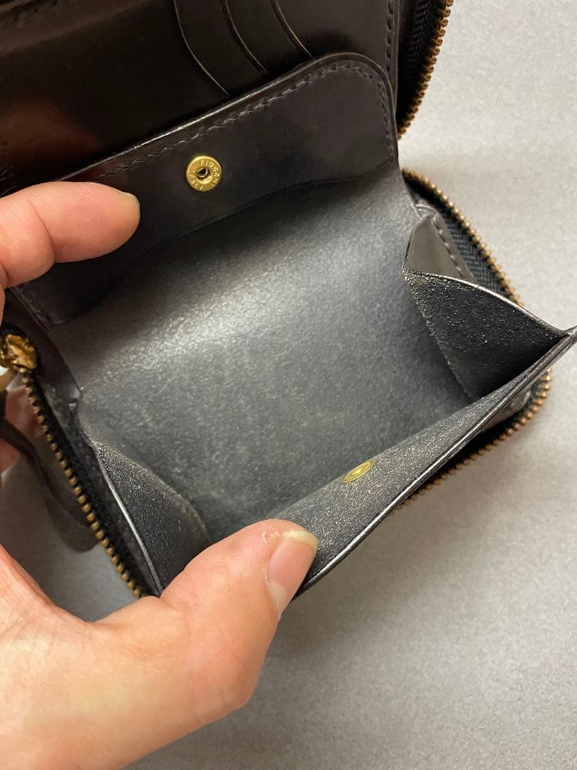 サティスファクション ダイヤモンドステッチ ラウンドジップ ウォレット ブラック