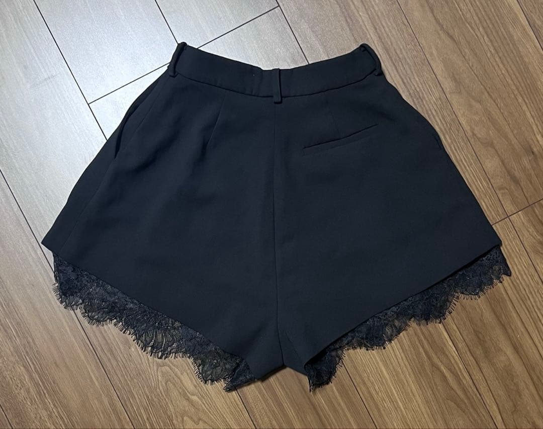 セルフポートレイト レース ハイウェストショートパンツ 加治ひとみさん着用