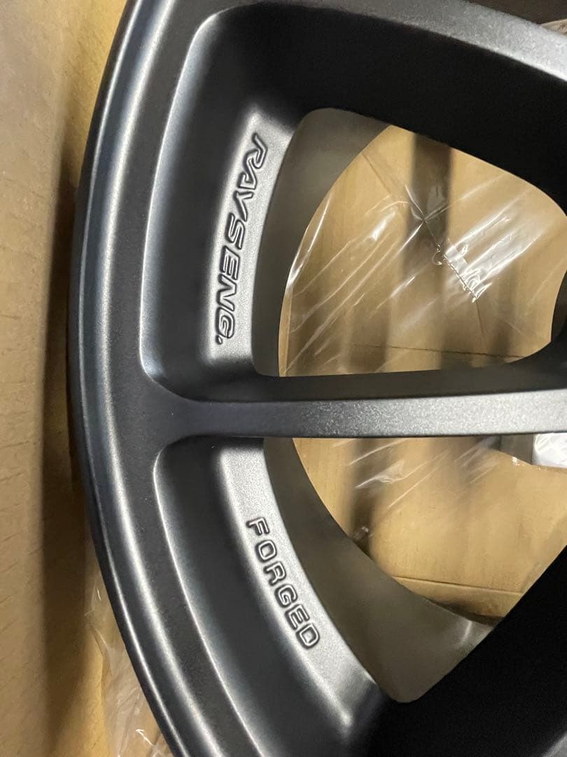 新品未使用STIパフォーマンスホイール 18インチ 8.5Jマットガンブラック