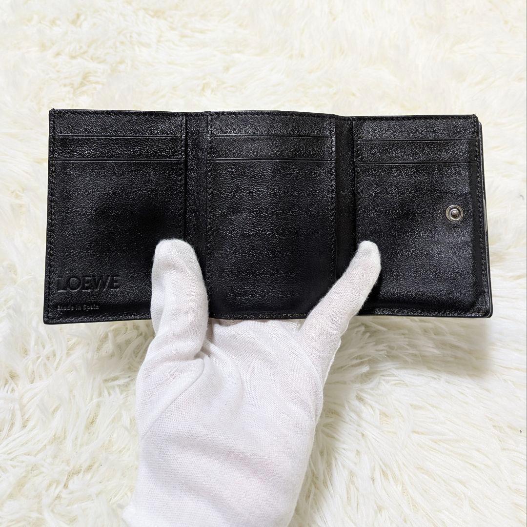 大人気✨LOEWE ロエベ　アナグラム　トライフォールドウォレット　Ｗホック