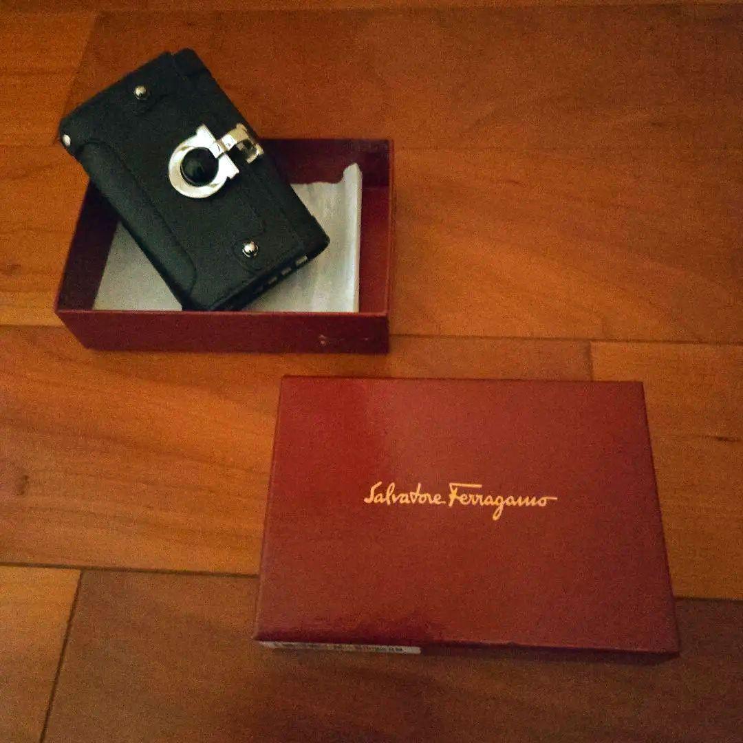 Salvatore Ferragamo ブラックキーケース 箱付き
