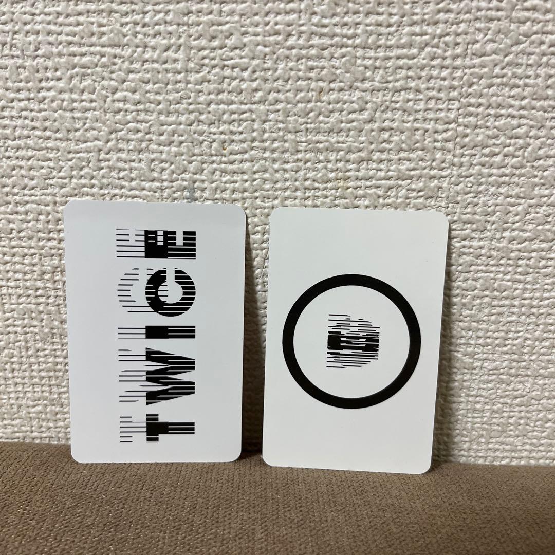 【最終値下】TWICE クリスマスエディションCDトレカ4枚付　●※バラ売り不可