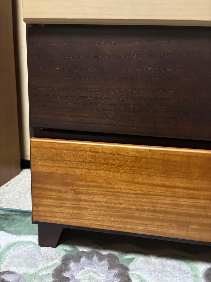 モザイク模様の天然木ローチェスト　ニトリ　クオーレ